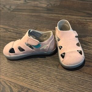 Kids Pink Closed-Toe Sandals with Hook-and-Loop Strap
